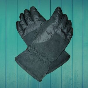 A24 - Isotoner Winter Gloves